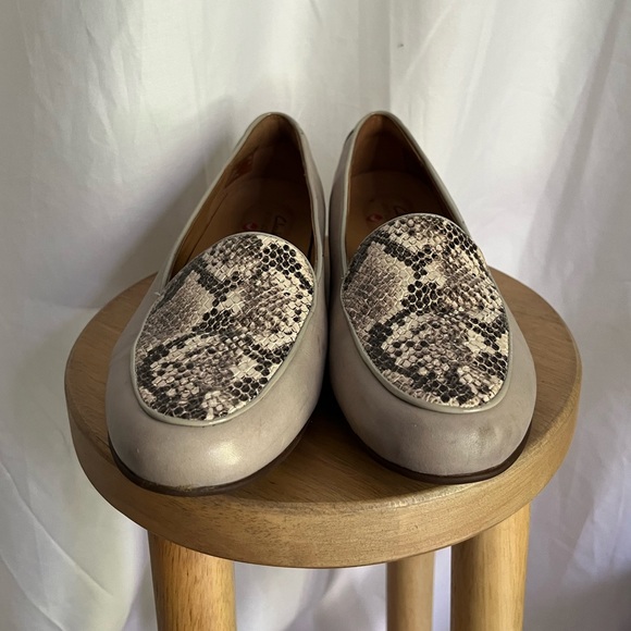 Gray and snake print Clark’s loafers! - Picture 5 of 6